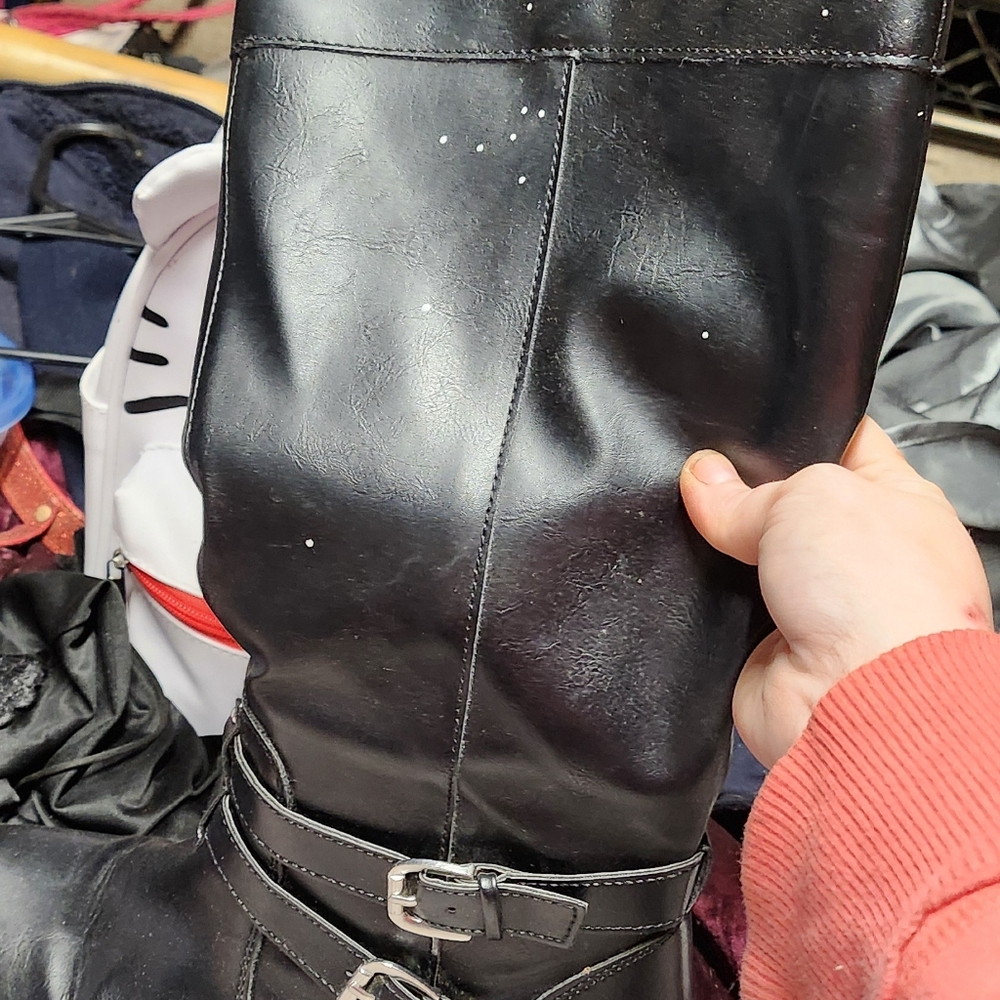 Size 8 1/2 Arizona black boots - Picture 6 of 8